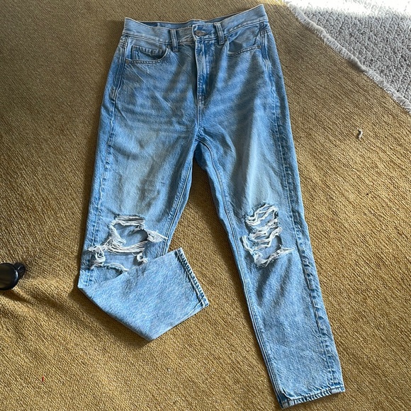 American Eagle ripped mom jeans - Picture 2 of 3